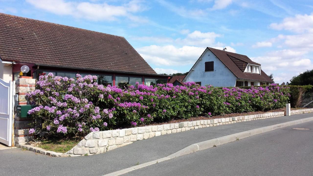 Chambre Privee Avec Salon, Garage Voiture, Velos, Motos Tourville-sur-Arques Εξωτερικό φωτογραφία