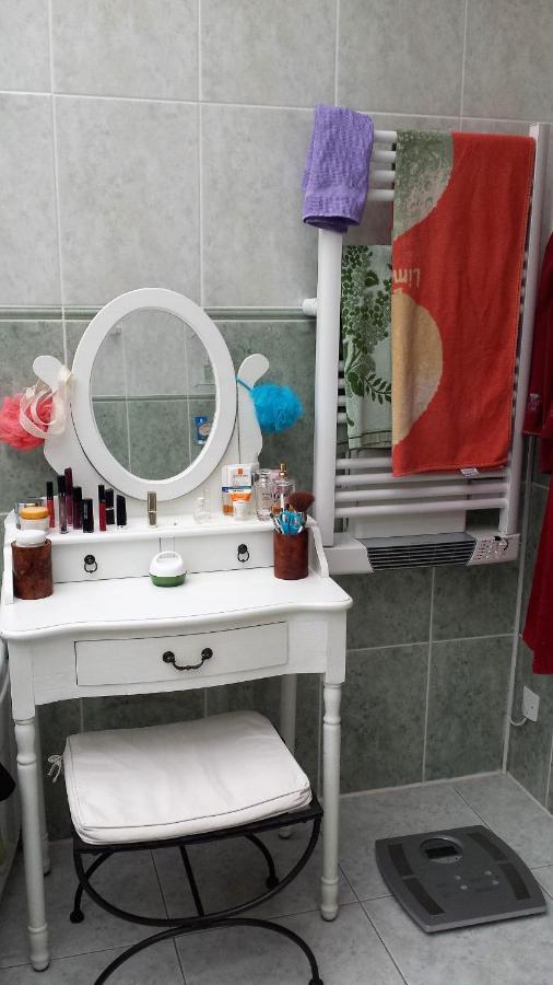 Chambre Privee Avec Salon, Garage Voiture, Velos, Motos Tourville-sur-Arques Εξωτερικό φωτογραφία